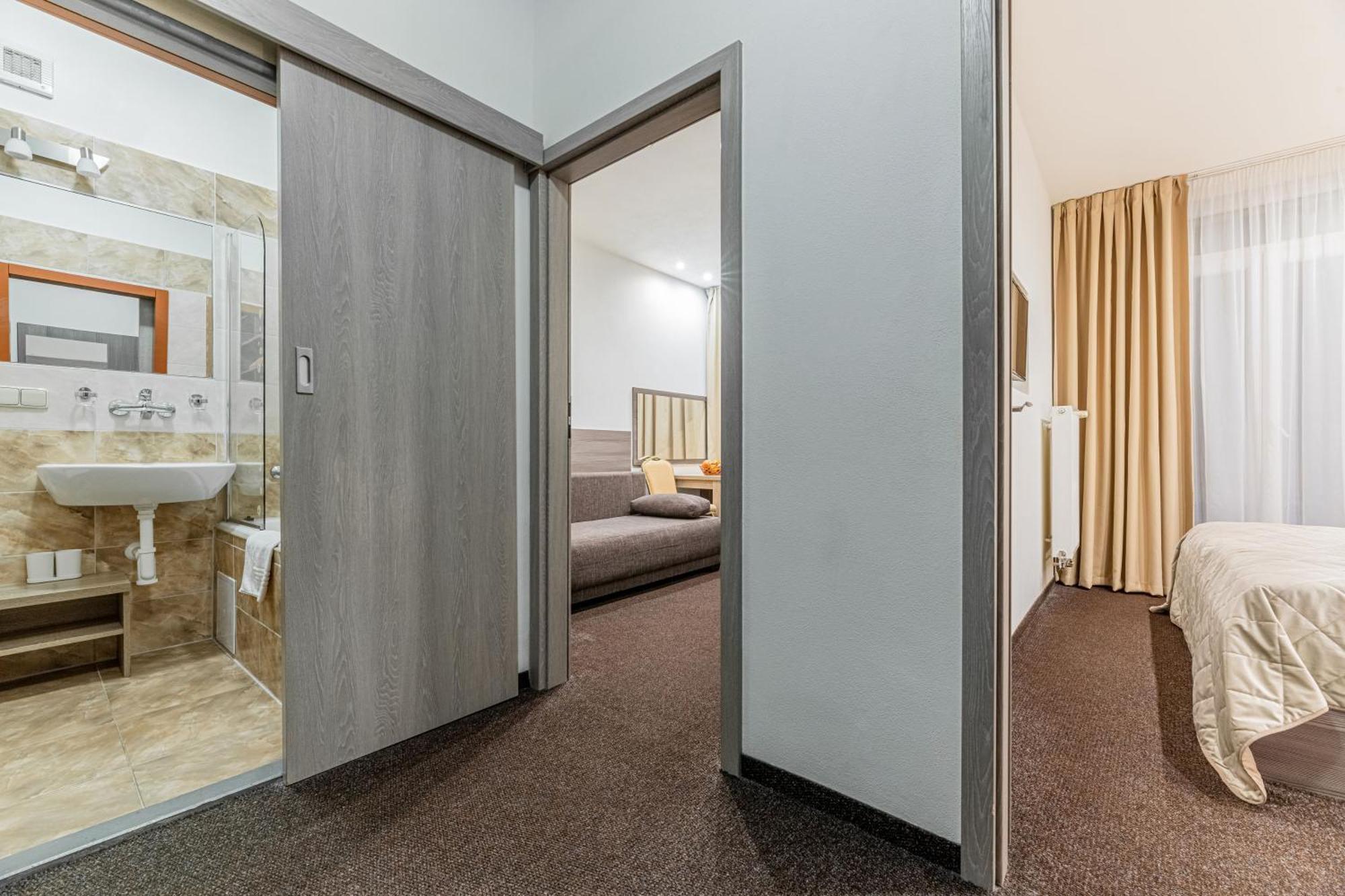 Hotel Hrabovo Ruzomberok Extérieur photo